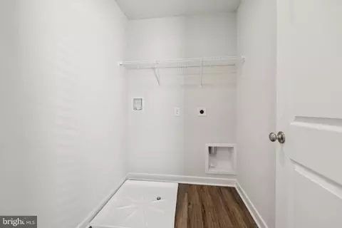 Entry Way - 449 Pinehurst St, La Plata, MD 20646 photo 8 of 14