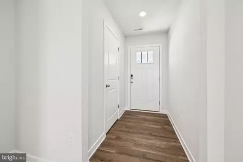Entry Way - 449 Pinehurst St, La Plata, MD 20646 photo 1 of 14