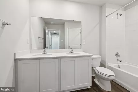 Entry Way - 449 Pinehurst St, La Plata, MD 20646 photo 12 of 14