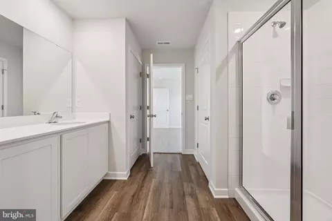 Entry Way - 449 Pinehurst St, La Plata, MD 20646 photo 11 of 14