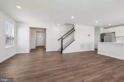 Entry Way - 449 Pinehurst St, La Plata, MD 20646 photo 3 of 14