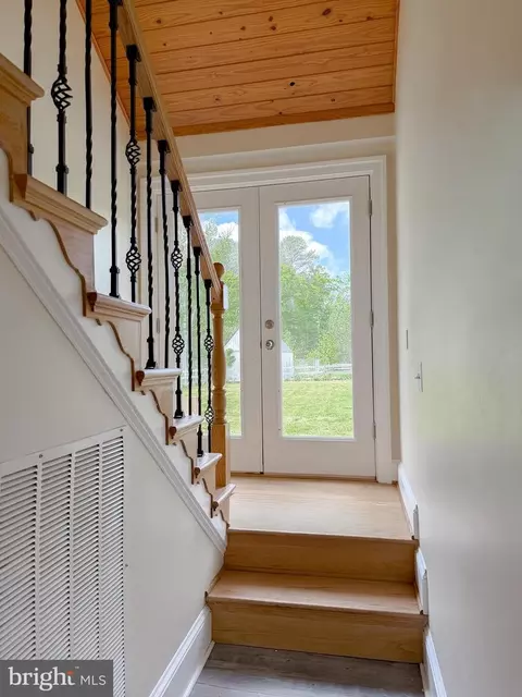 Entry Way - 7779 Bumpy Oak Rd, La Plata, MD 20646 photo 8 of 10