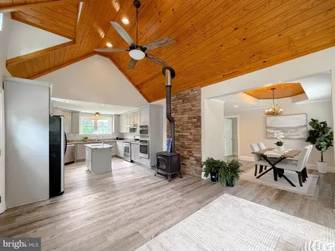 Entry Way - 7779 Bumpy Oak Rd, La Plata, MD 20646 photo 3 of 10