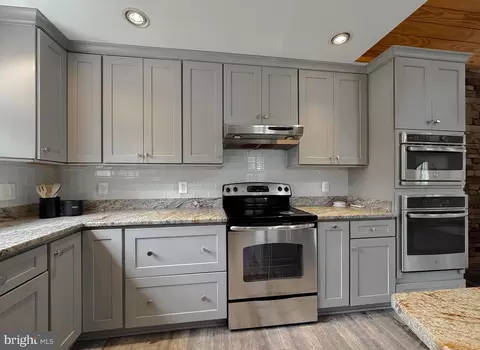 Kitchen - 7779 Bumpy Oak Rd, La Plata, MD 20646 photo 4 of 5