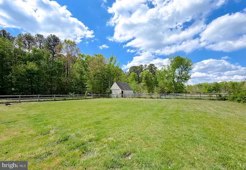 Exterior - 7779 Bumpy Oak Rd, La Plata, MD 20646 photo 4 of 9