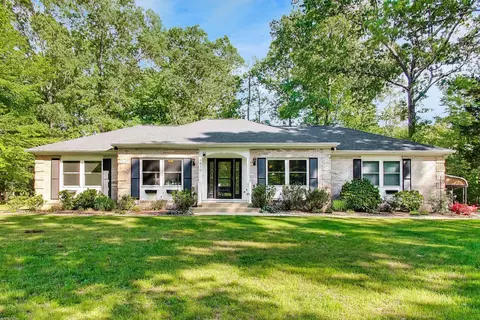 6670 Horseshoe Dr, La Plata, MD 20646
