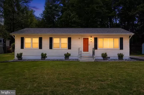 15 Willow Ln, La Plata, MD 20646
