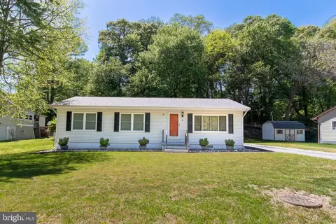 15 Willow Ln, La Plata, MD 20646