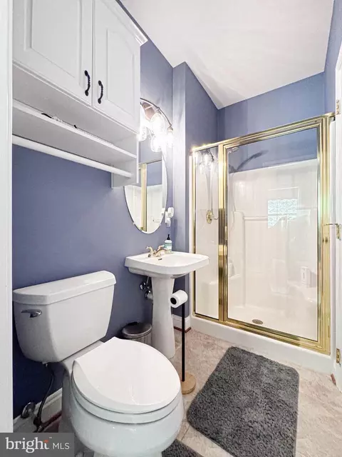 Bath - 11325 Ingels, Swan Point, MD 20645 photo 5 of 14