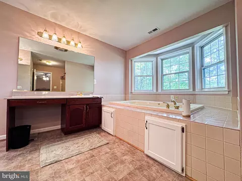 Bath - 11325 Ingels, Swan Point, MD 20645 photo 12 of 14