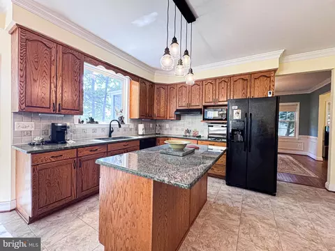 Kitchen - 11325 Ingels, Swan Point, MD 20645 photo 5 of 6