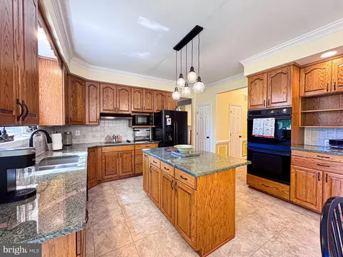 Kitchen - 11325 Ingels, Swan Point, MD 20645 photo 4 of 6