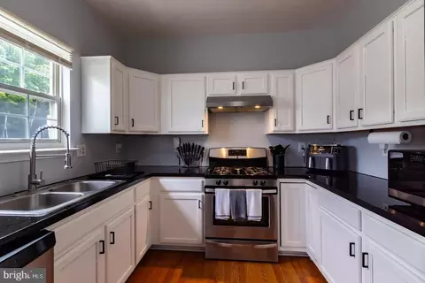 Kitchen - 3825 Perch Ct, Waldorf, MD 20603 photo 2 of 2