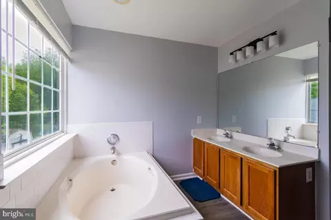 Entry Way - 3825 Perch Ct, Waldorf, MD 20603 photo 8 of 10