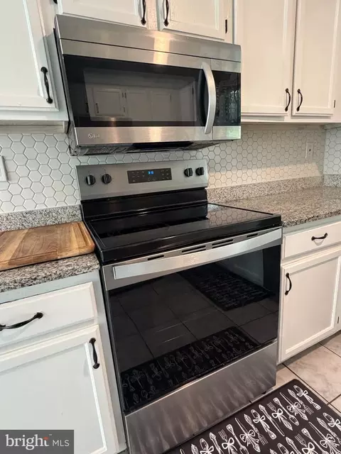Kitchen - 6041 Red Wolf Pl, Waldorf, MD 20603 photo 3 of 4