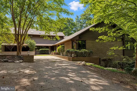 8425 Mausen Ln, La Plata, MD 20646
