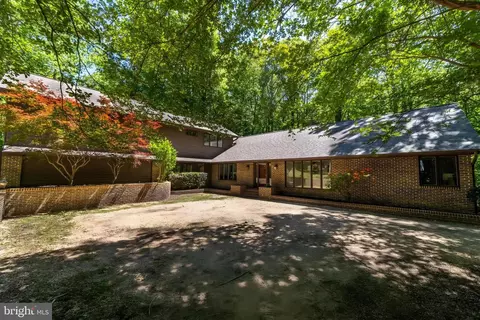8425 Mausen Ln, La Plata, MD 20646