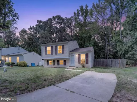 2465 Yarmouth Ct, Waldorf, MD 20602