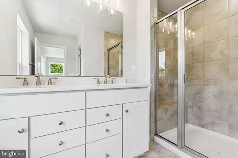 Bath - 9743 Gaelic Pl Pl, Waldorf, MD 20601 photo 2 of 2