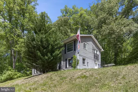 8505 Warren Dr, Pomfret, MD 20675