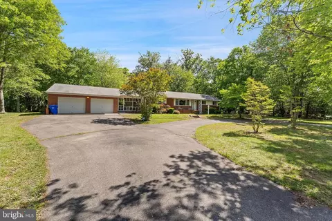 12590 Sub Station Rd, Waldorf, MD 20601