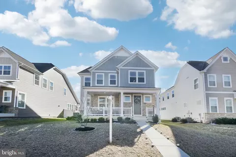 5660 Lewis Carroll Dr, White Plains, MD 20695