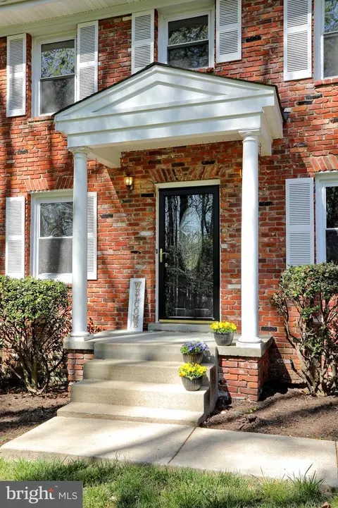 4255 Shelton Dr, Pomfret, MD 20675