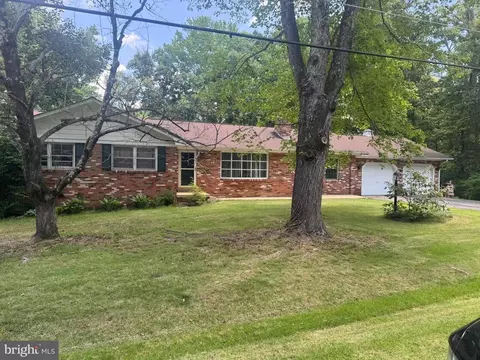 6040 Hannon Dr, La Plata, MD 20646