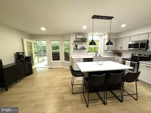 Kitchen - 4652 Deep Spring Pl, Waldorf, MD 20601 photo 3 of 4
