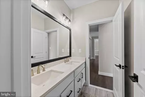 Entry Way - 3567 Longleaf Pine Ct, Brandywine, MD 20613 photo 15 of 17