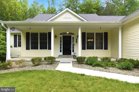 16447 Swans Rest Pl, Hughesville, MD 20637