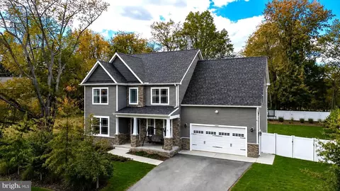 12127 Riverview Dr, Newburg, MD 20664