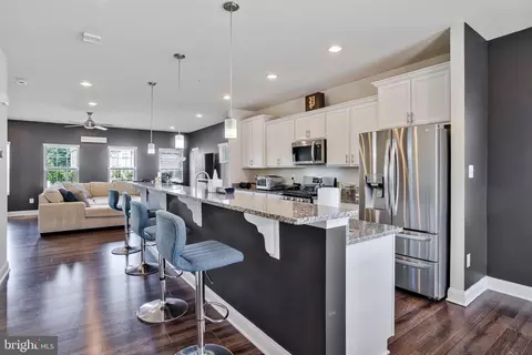 11198 St Luke Dr, White Plains, MD 20695