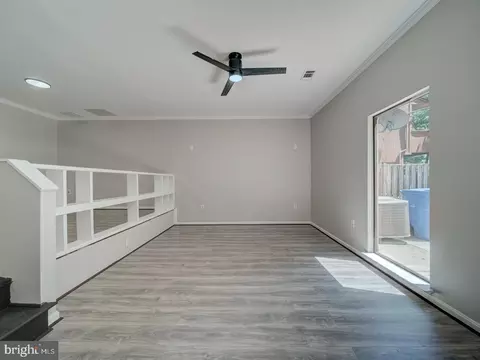 Living - 24 Keepsake Pl, Waldorf, MD 20602 photo 5 of 10