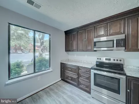 Kitchen - 24 Keepsake Pl, Waldorf, MD 20602 photo 5 of 5