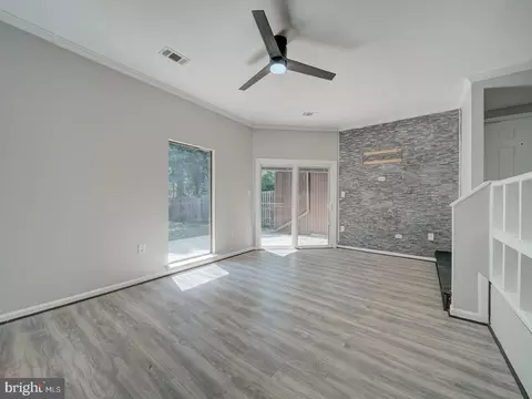Living - 24 Keepsake Pl, Waldorf, MD 20602 photo 2 of 10