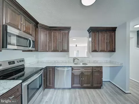 Kitchen - 24 Keepsake Pl, Waldorf, MD 20602 photo 3 of 5