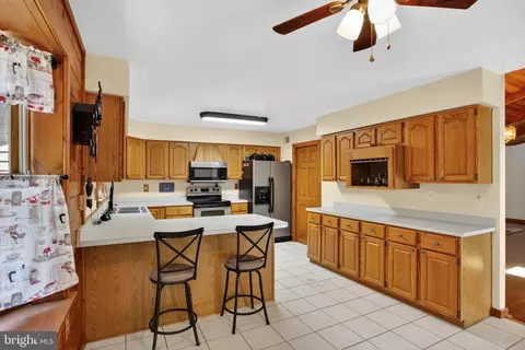 Kitchen - 14575 Honeysuckle Way, Issue, MD 20645 photo 4 of 5