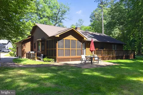 Exterior - 14575 Honeysuckle Way, Issue, MD 20645 photo 4 of 12
