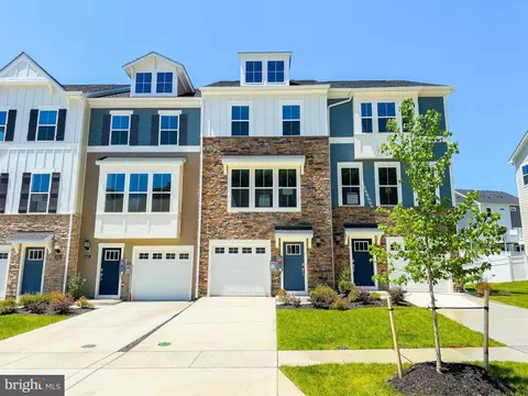 5615 Ludlow Pl, White Plains, MD 20695