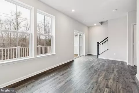 Living - 2767 Bear Claw Pl, Waldorf, MD 20601 photo 2 of 3