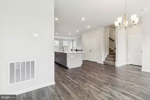 Entry Way - 2767 Bear Claw Pl, Waldorf, MD 20601 photo 2 of 9