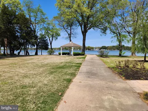 14875 Buckingham Ct, Swan Point, MD 20645 photo 6