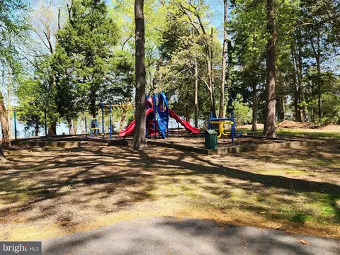 14875 Buckingham Ct, Swan Point, MD 20645 photo 5