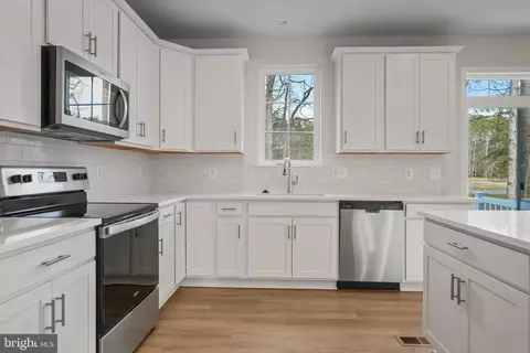 Entry Way - 15115 Bayshire Pl, Swan Point, MD 20645 photo 8 of 18