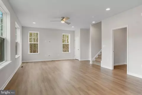 Living - 15115 Bayshire Pl, Swan Point, MD 20645 photo 2 of 4
