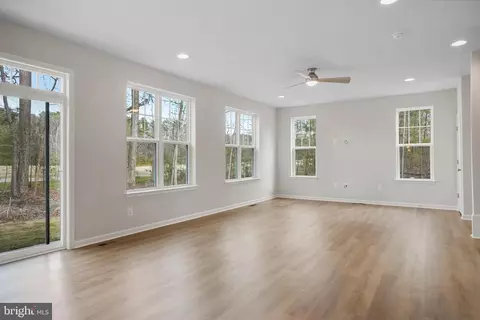 Living - 15115 Bayshire Pl, Swan Point, MD 20645 photo 3 of 4