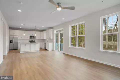Living - 15115 Bayshire Pl, Swan Point, MD 20645 photo 1 of 4