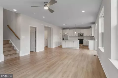 Living - 15115 Bayshire Pl, Swan Point, MD 20645 photo 4 of 4