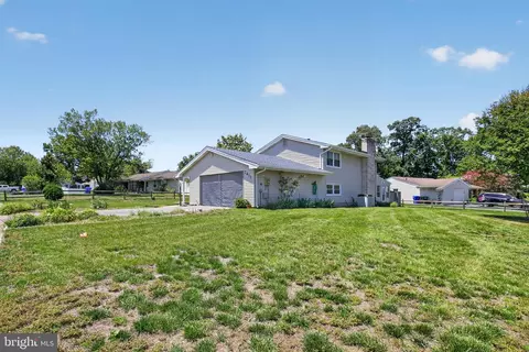Exterior - 2413 Pinefield Rd, Waldorf, MD 20601 photo 3 of 4